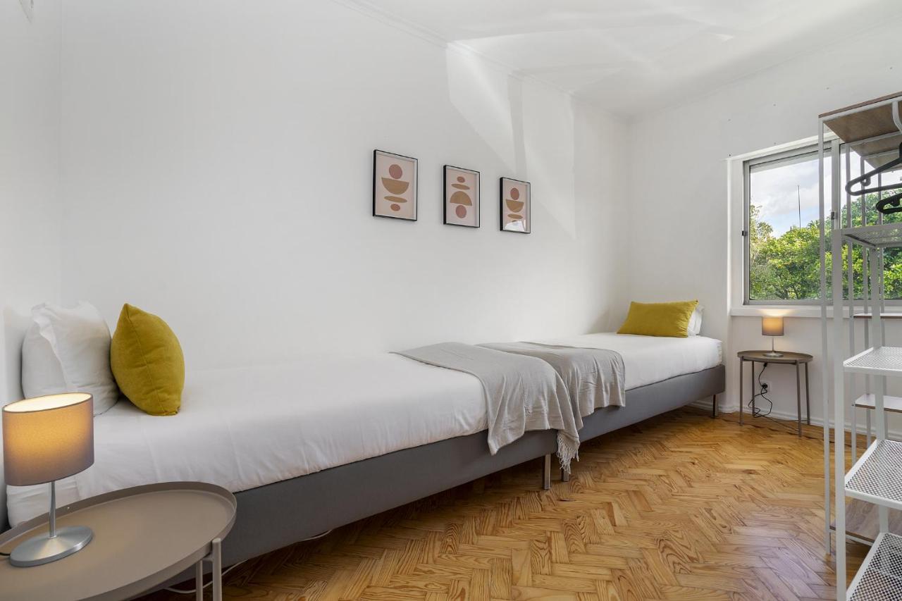 Whome Peaceful Alges Family Home Away From City Noise Lisboa Extérieur photo